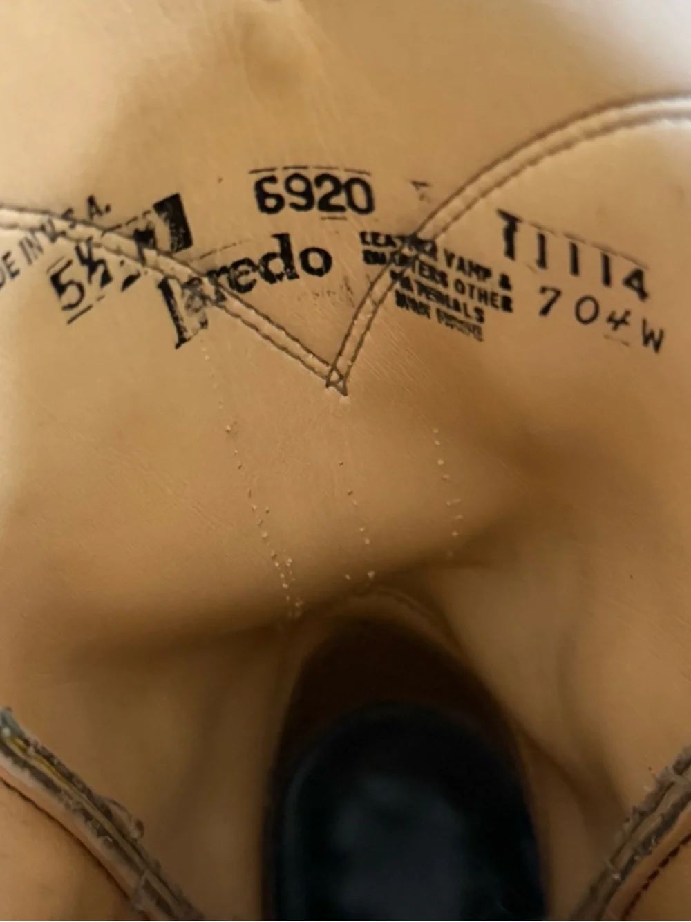 Laredo yellow Leather Cowboy Boots. Tan interior - Picture 7 of 8